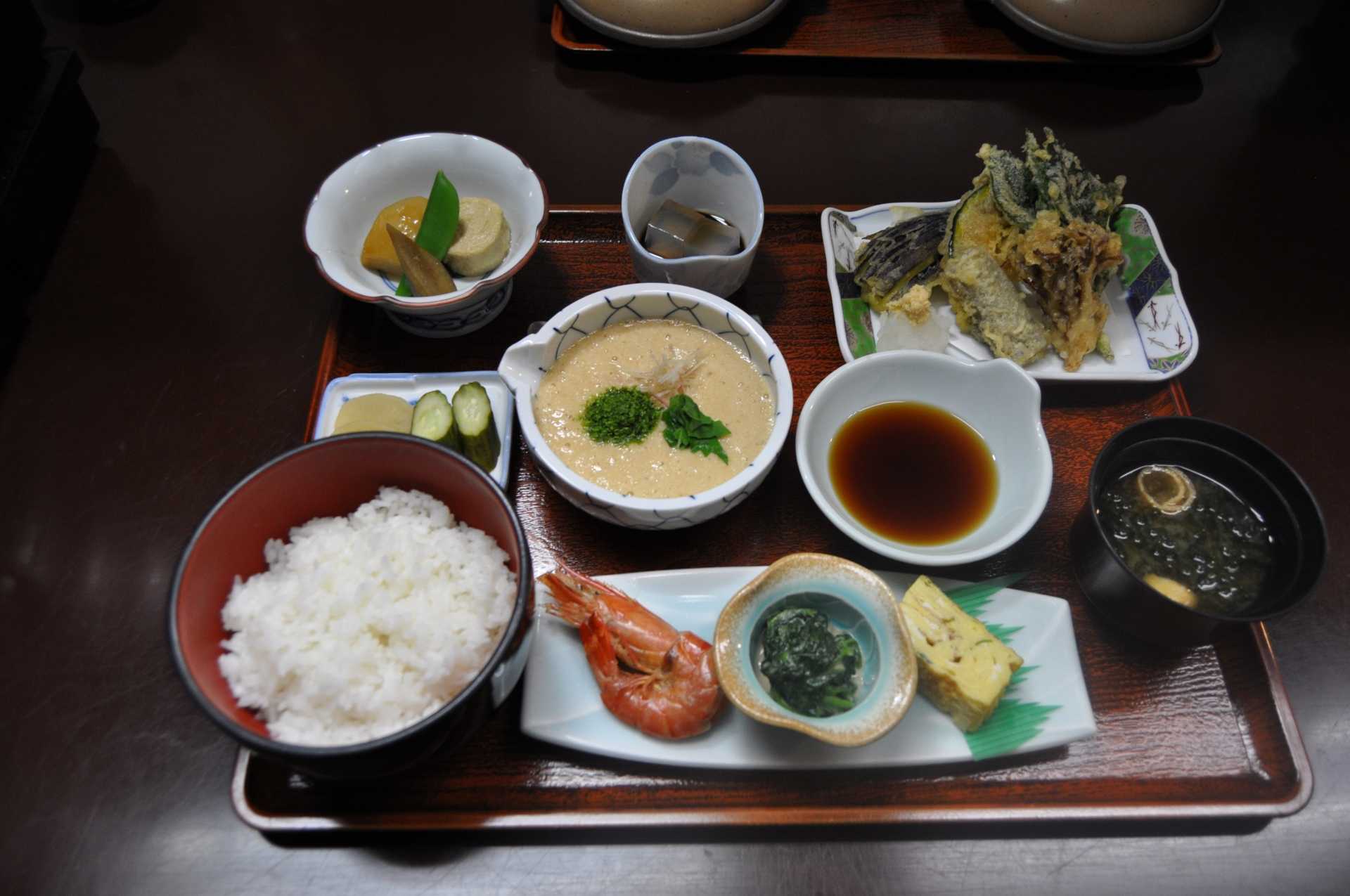 箱根山とろろ飯御膳
