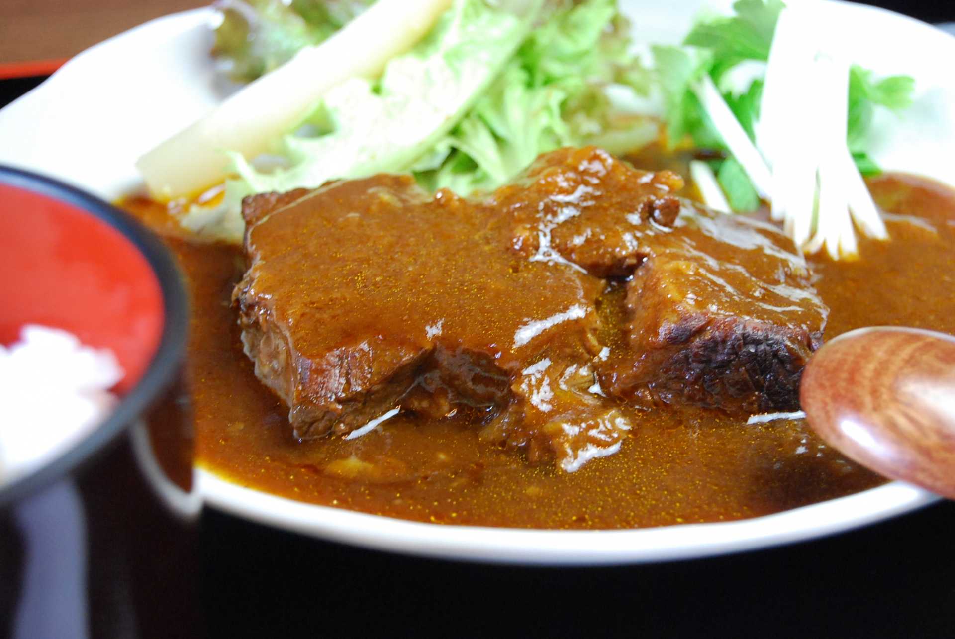福風名物　マダムマッキーのびーふしちゅう